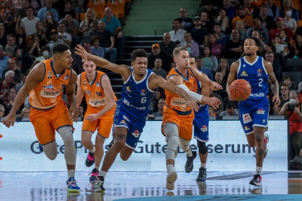 我们分析一 我们分析一